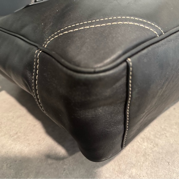 Coach Leatherware Black Tote/Shoulder Bag in GUC!! - Picture 8 of 14